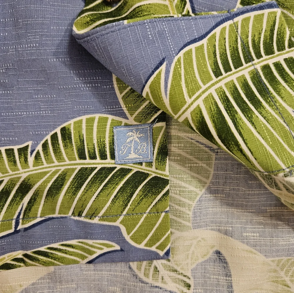 Tommy Bahama Hawaiian Aloha Men's Button-Up Shirt Size Large - Picture 14 of 15